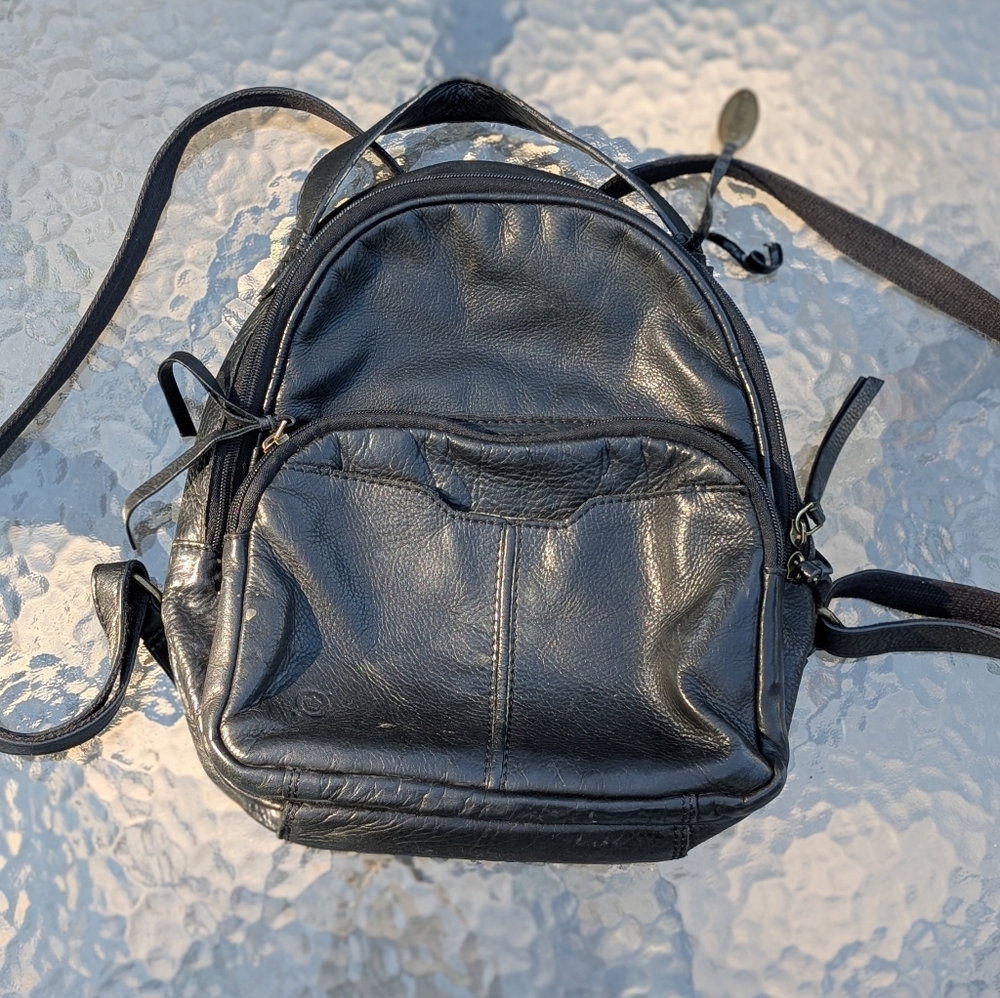 BORN Genuine Leather Backpack Black Adjustable Straps Zip Pockets Travel Bag